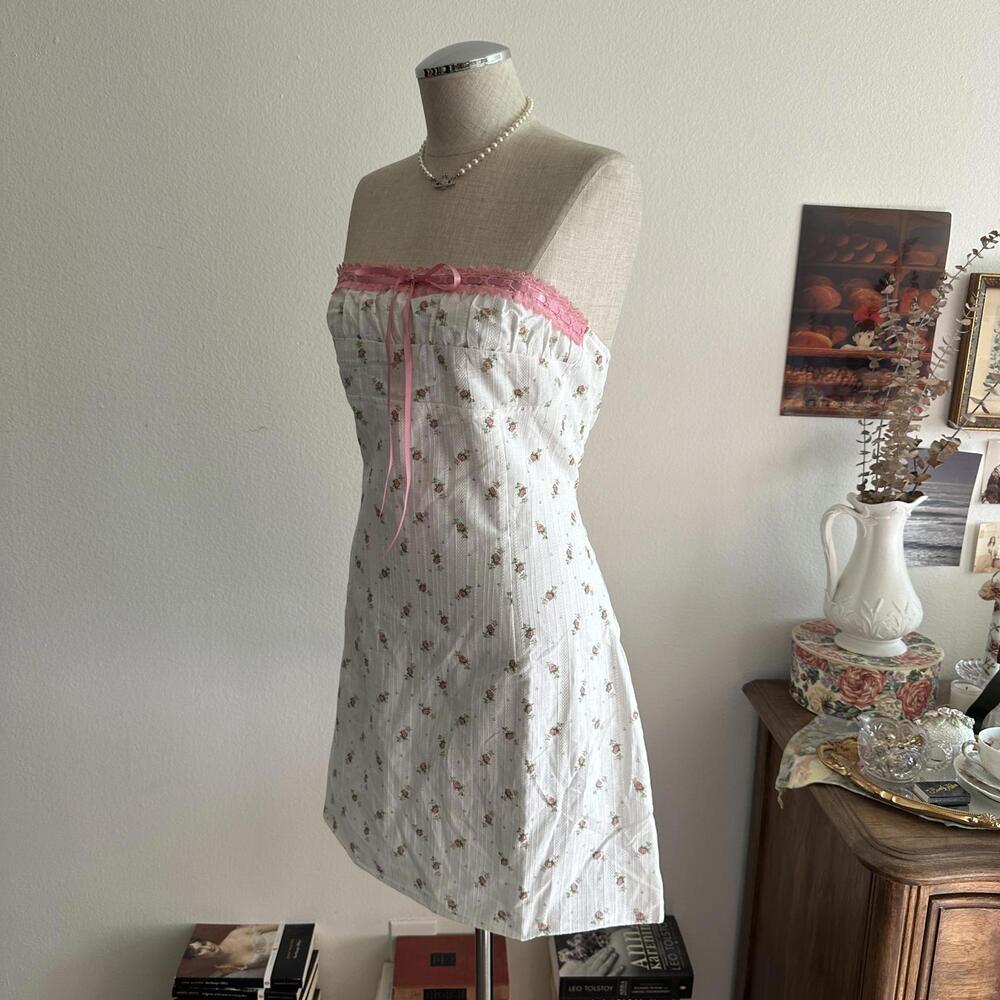 Princess Polly white floral dress with pink lace trim - Picture 3 of 6